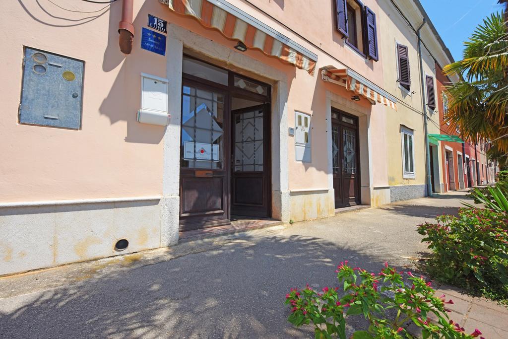 Apartment House Senna Porec Bagian luar foto