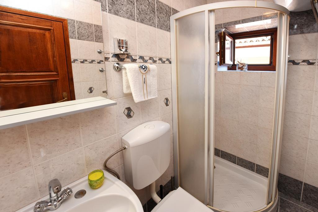Apartment House Senna Porec Bagian luar foto