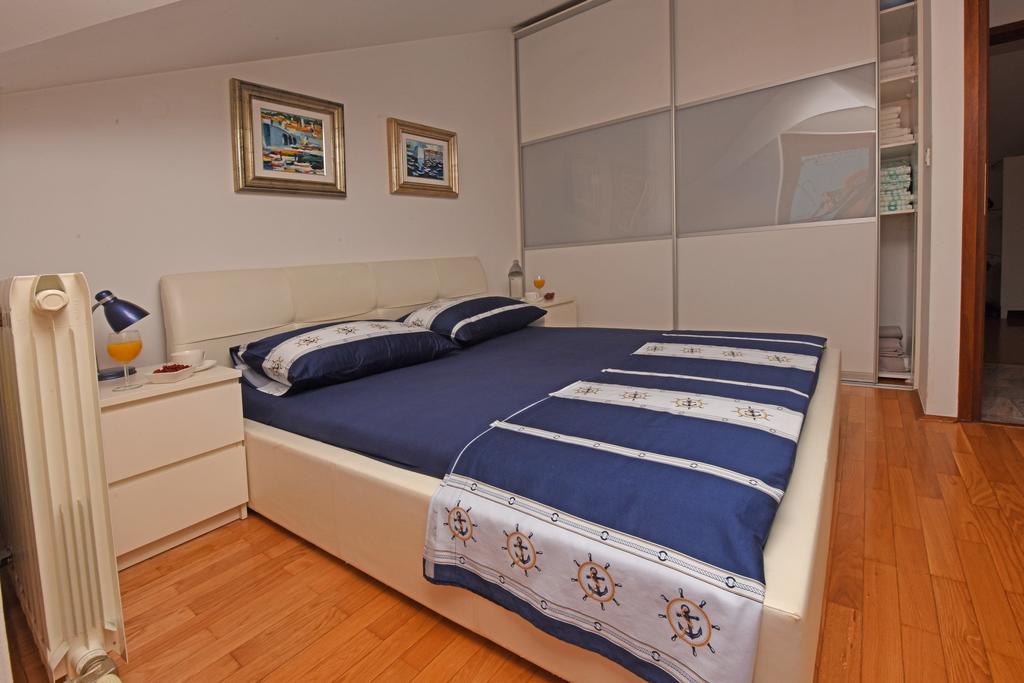 Apartment House Senna Porec Bagian luar foto